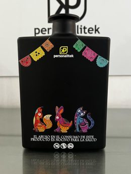 Botella Personalizada - Técnica Impresión UV directa con textura tipo Braille en el logo “Personalitek”